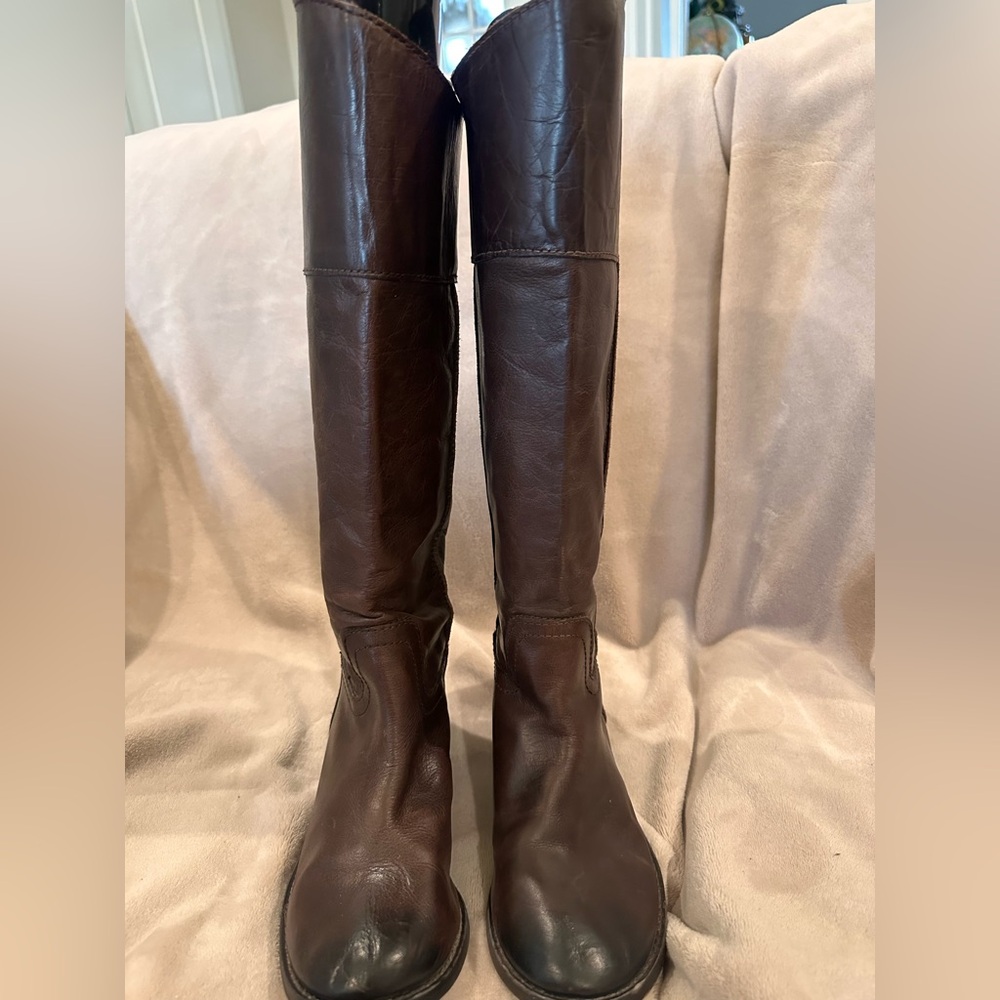 Mia used in great shape Brown size 9 Boots